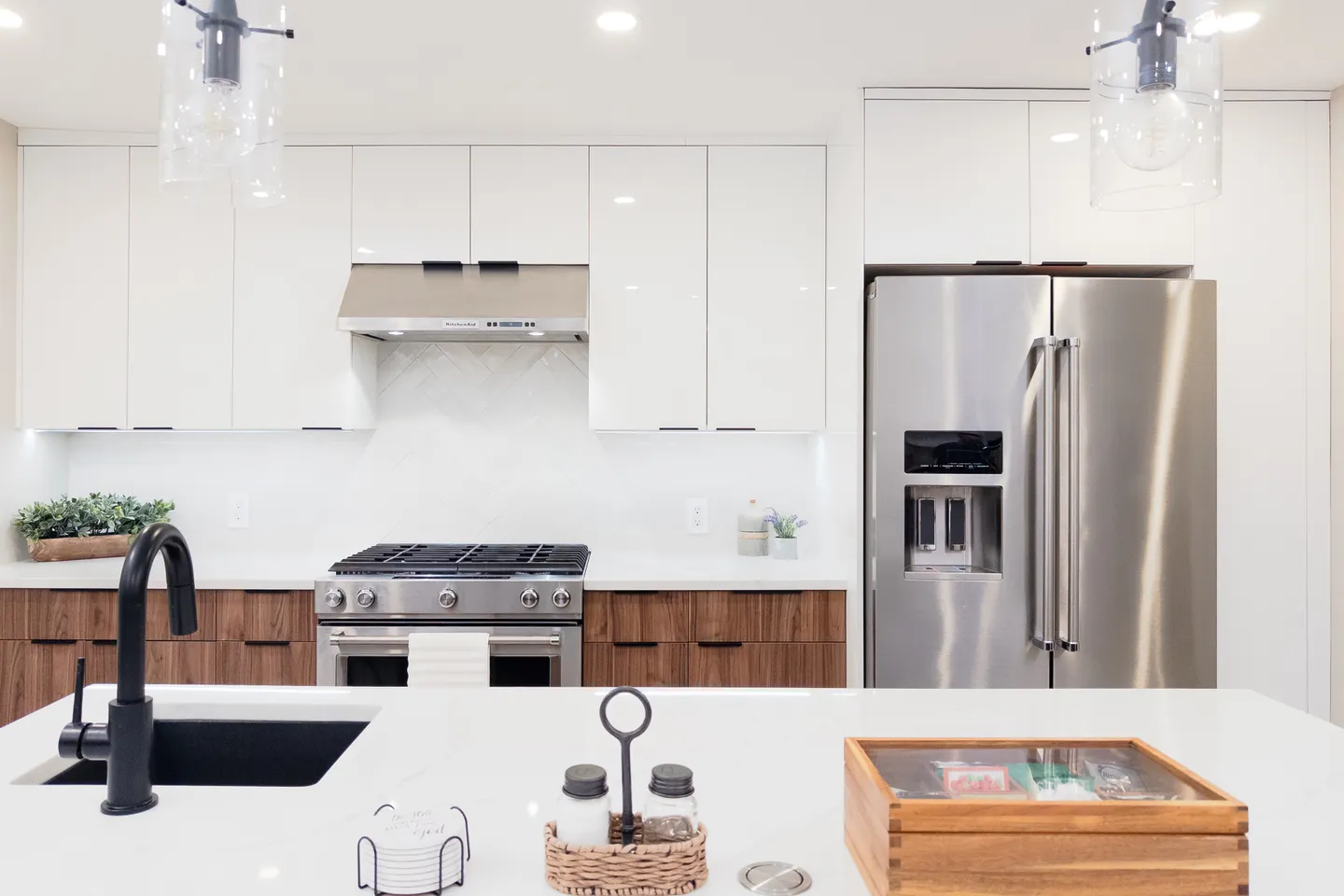 Modern Kitchen Remodel in Kent