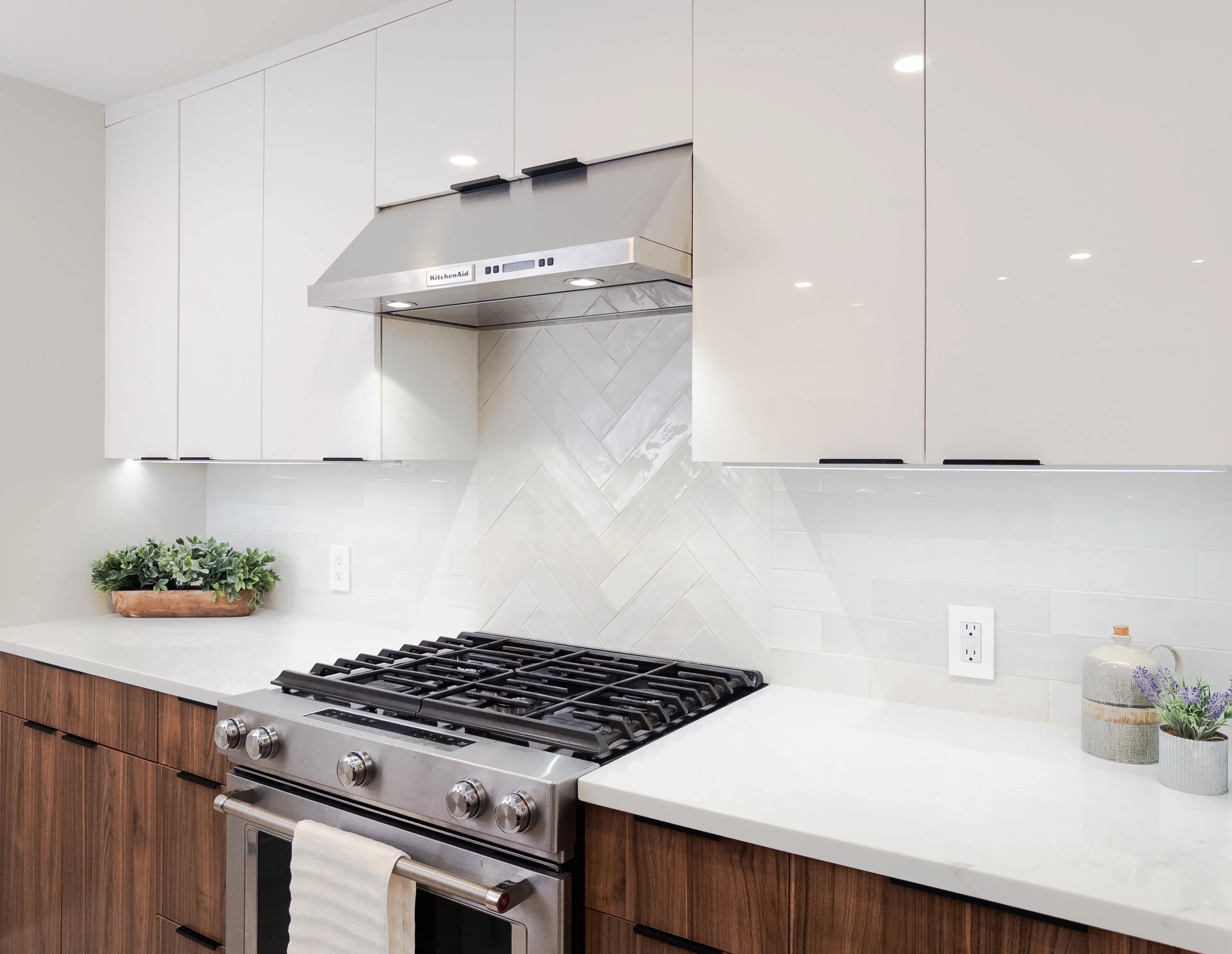 Modern Kitchen Remodel in Kent Additional Image